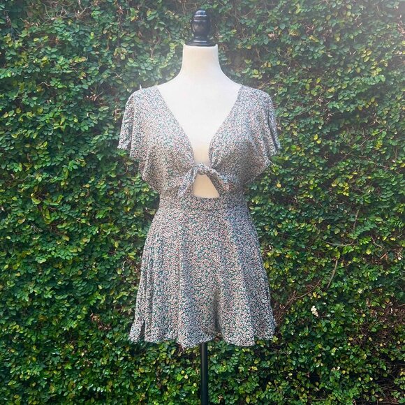 Urban Outfitters Kimchi Blue Jodi Flutter Sleeve Romper Festival Fairy Boho - Picture 7 of 15